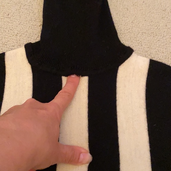 Turtle neck - Picture 3 of 8
